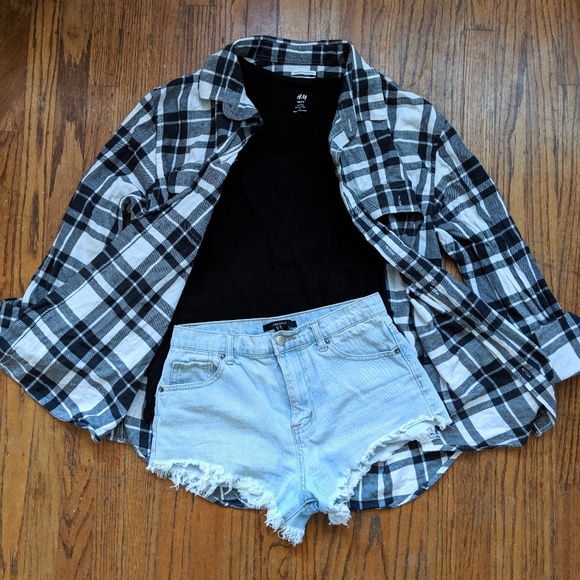 Old Navy Tops - ☀️3 for 30☀️ Old Navy Flannel Shirt